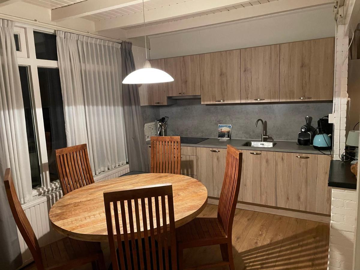 Gasselte Tofino, Een Comfortabel Vakantiehuis Naast Een Bos En Zwemmeerヴィラ エクステリア 写真