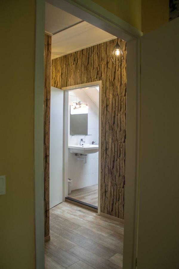 Gasselte Tofino, Een Comfortabel Vakantiehuis Naast Een Bos En Zwemmeerヴィラ エクステリア 写真